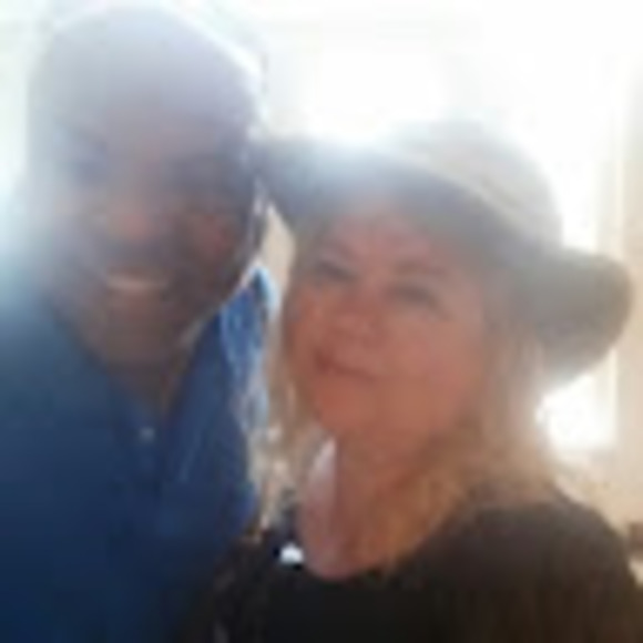 Meet your Posher, Laveta - Picture 1 of 1